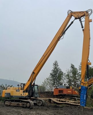 Długa ręka z hydraulicznym łamaczem